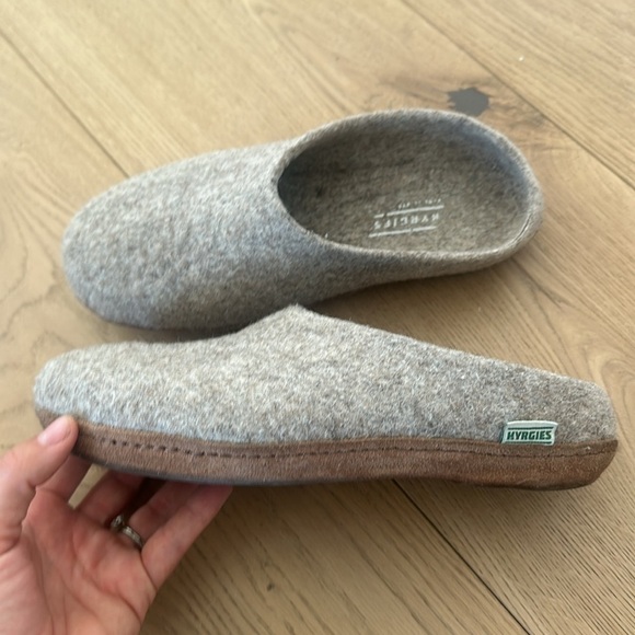 Kyrgies Wool Slippers, size 40 - Picture 2 of 4